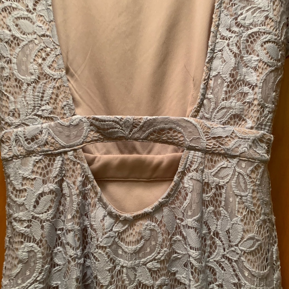 F21 Lace Open-back Dress - Picture 4 of 5